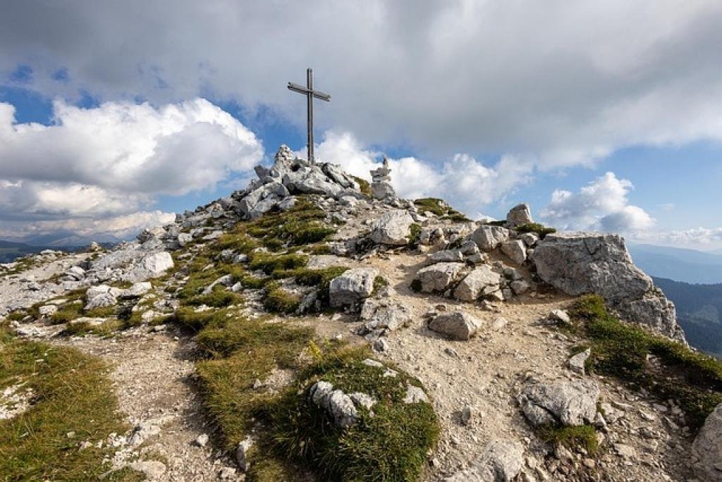 17459133671513H2EYLArqAz 1